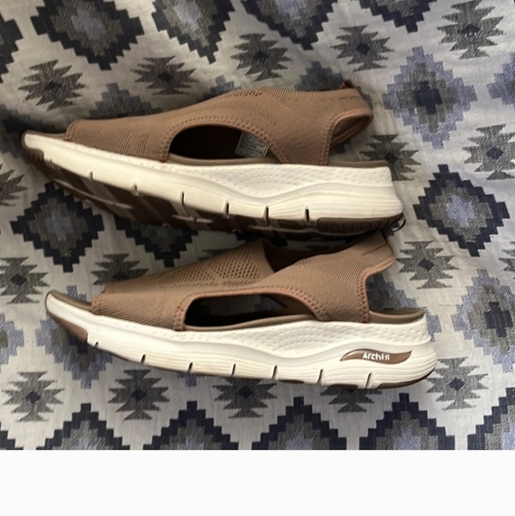 Women's Skechers Arch Fit Sandals EUC - Picture 7 of 7